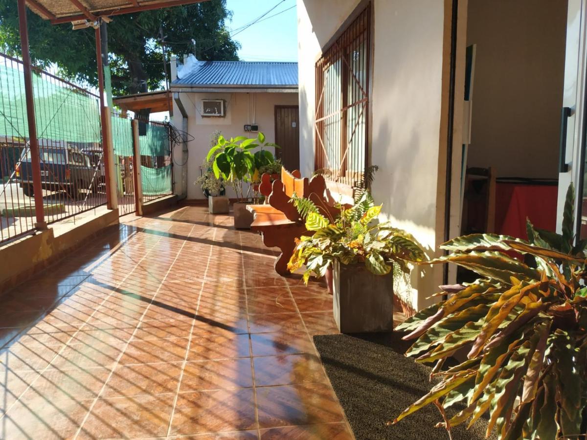 Iguazu Rey Hostal Пуэрто-Игуасу Экстерьер фото